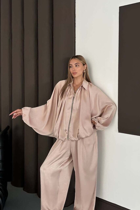 SET NJE NGJYRESH ME SHKELQIM XHAKETE + PANTALONA TE GJERA PER FEMRA NE NGJYRE BEZHE - 11