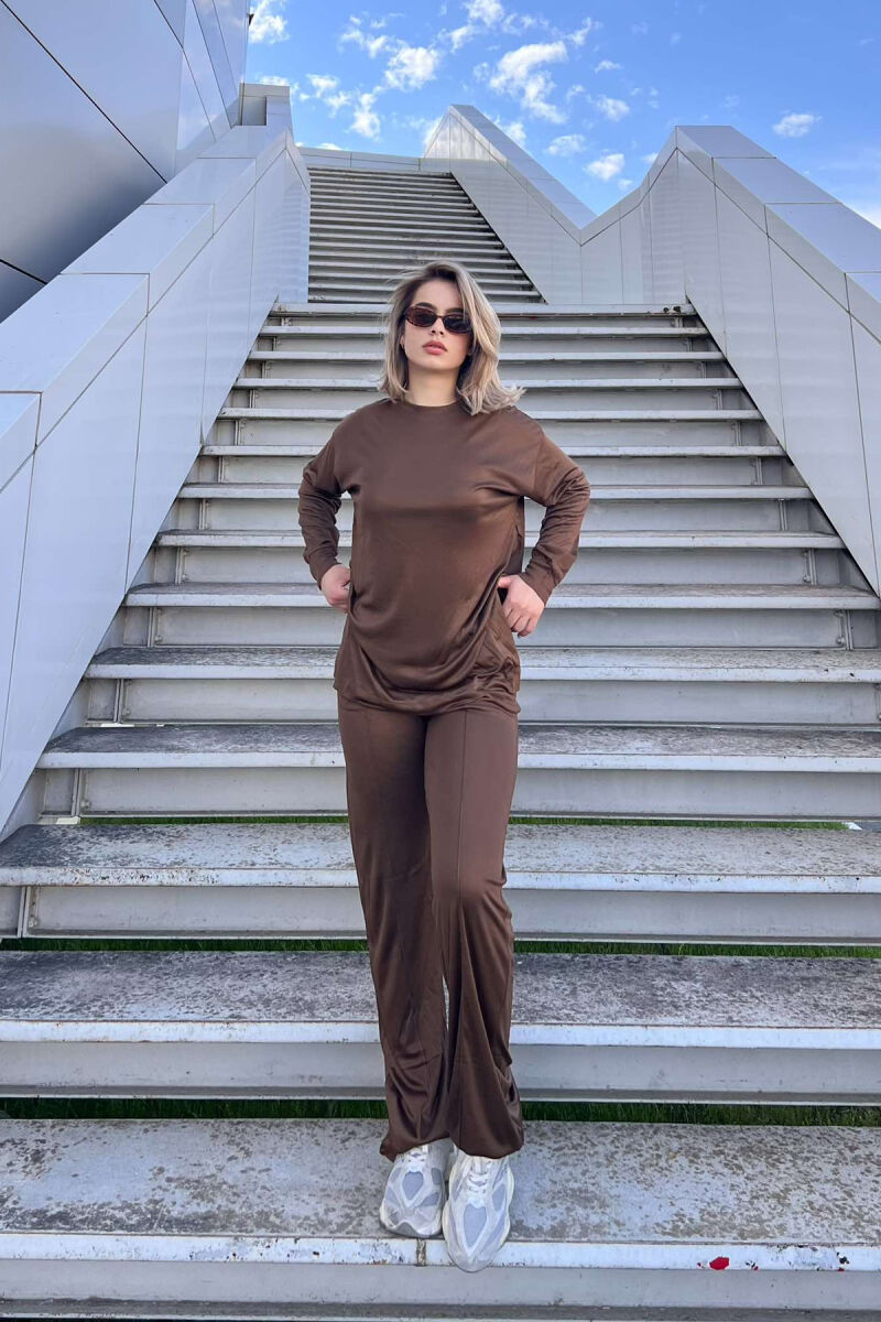 SET NJË NGJYRËSH BLUZË+TUTA PËR FEMRA NË NGJYRËN KAFE - 3