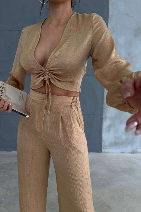 SET NJË NGJYRËSH CROP+PANTALLONA PËR FEMRA NË NGJYRË BEZHË - 3