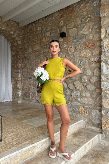 SET NJË NGJYRËSH KANATIERE+PANTALLONA TË SHKURTRA PËR FEMRA NË NGJYRË JESHILE E ZBARDHUR - 1