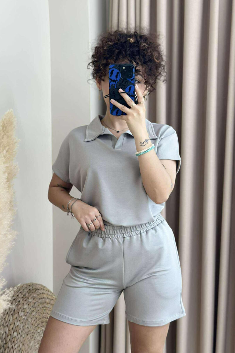 SET NJË NGJYRËSH T-SHIRT+PANTALLONA TË SHKURTRA PËR FEMRA NË NGJYRËN GRI E ZBARDHUR - 2