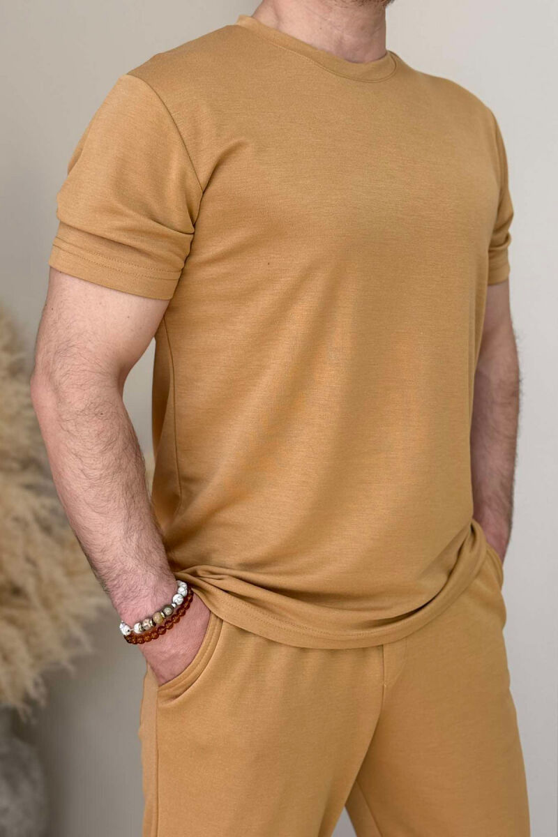 SET NJË NGJYRËSH T-SHIRT+TUTA PËR MESHKUJ NË NGJYRË KAFE E ZBARDHUR - 2