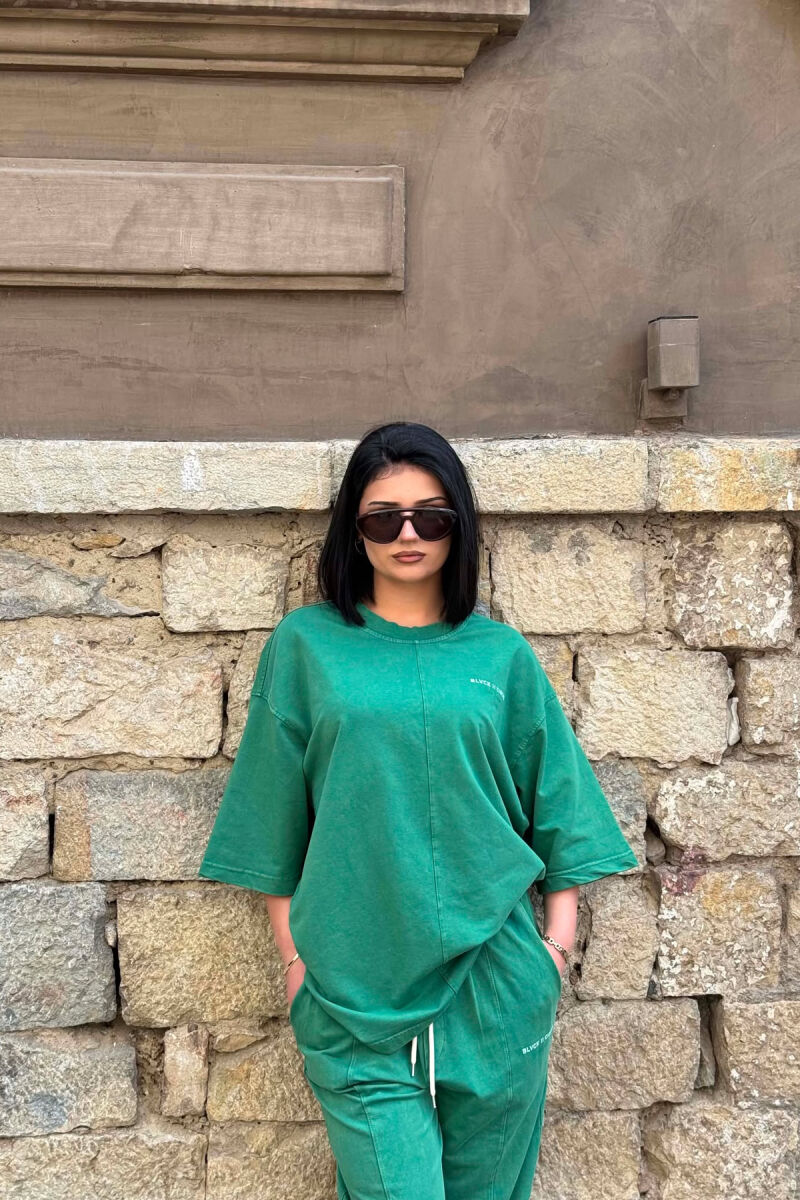 SET NJE NGJYRESH T-SHIRT I THJESHTE ME SHKRIME + TUTA PER FEMRA NE NGJYRE JESHILE - 2