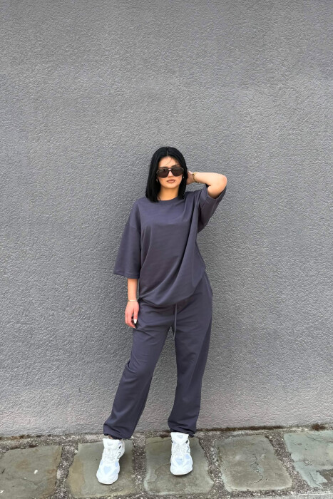 SET NJE NGJYRESH T-SHIRT I THJESHTE + TUTA PER FEMRA NE NGJYRE GRI TE ERRET - 1
