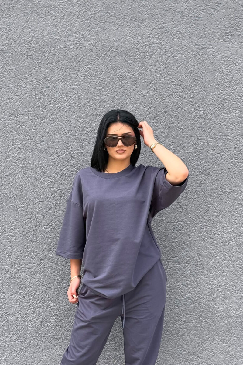 SET NJE NGJYRESH T-SHIRT I THJESHTE + TUTA PER FEMRA NE NGJYRE GRI TE ERRET - 3