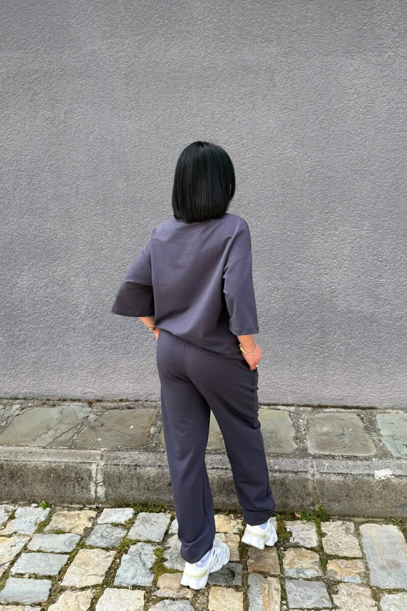 SET NJE NGJYRESH T-SHIRT I THJESHTE + TUTA PER FEMRA NE NGJYRE GRI TE ERRET - 5