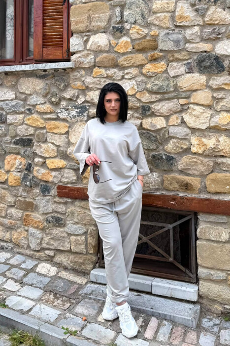 SET NJE NGJYRESH T-SHIRT I THJESHTE + TUTA PER FEMRA NE NGJYRE GRI - 4