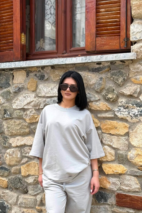 SET NJE NGJYRESH T-SHIRT I THJESHTE + TUTA PER FEMRA NE NGJYRE GRI - 5