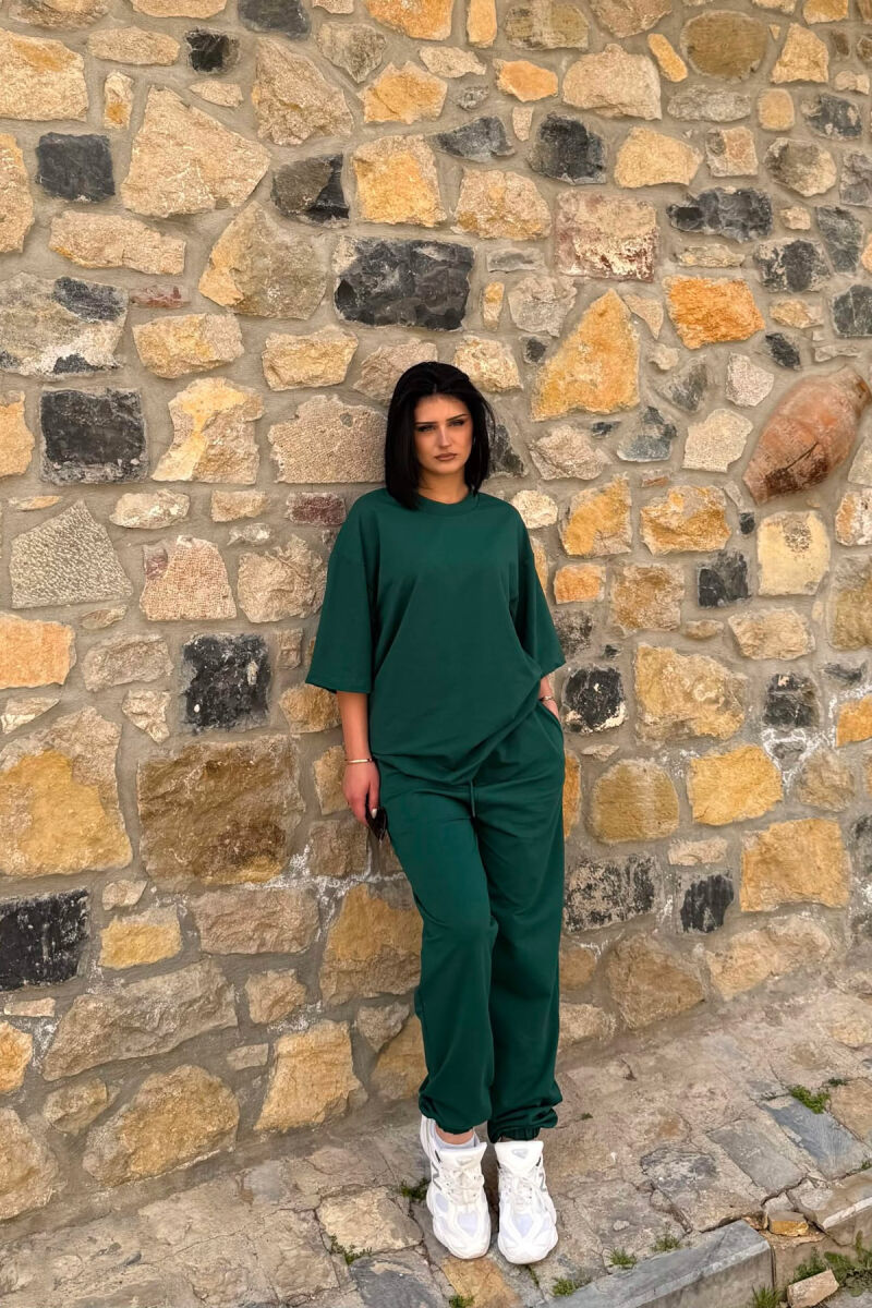 SET NJE NGJYRESH T-SHIRT I THJESHTE + TUTA PER FEMRA NE NGJYRE JESHILE - 1