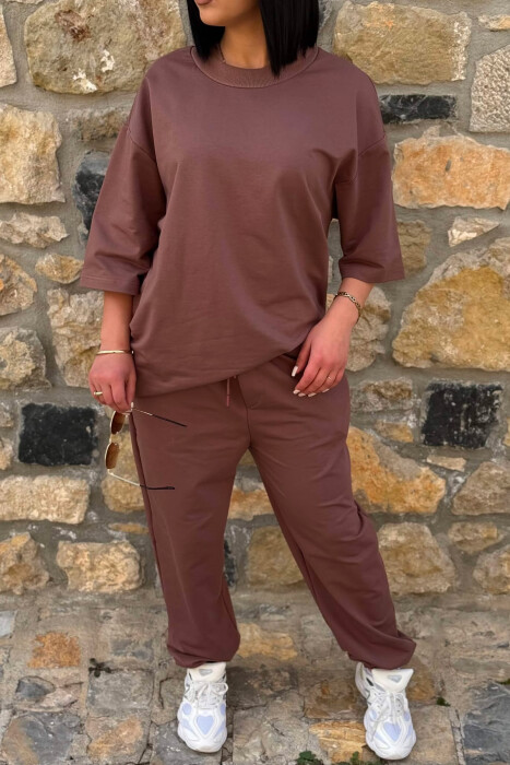 SET NJE NGJYRESH T-SHIRT I THJESHTE + TUTA PER FEMRA NE NGJYRE KAFE - 2