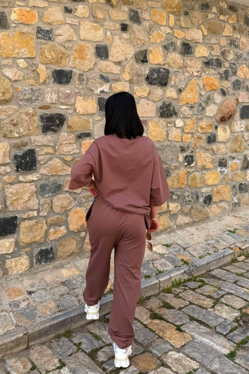SET NJE NGJYRESH T-SHIRT I THJESHTE + TUTA PER FEMRA NE NGJYRE KAFE - 5