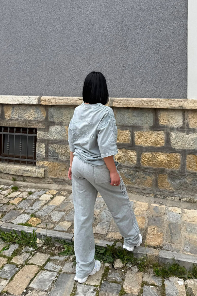 SET NJE NGJYRESH T-SHIRT ME SHKRIME + TUTA PER FEMRA NE NGJYRE GRI E ZBARDHUR - 5