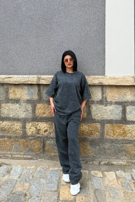 SET NJE NGJYRESH T-SHIRT ME SHKRIME + TUTA PER FEMRA NE NGJYRE GRI TE ERRET - 1