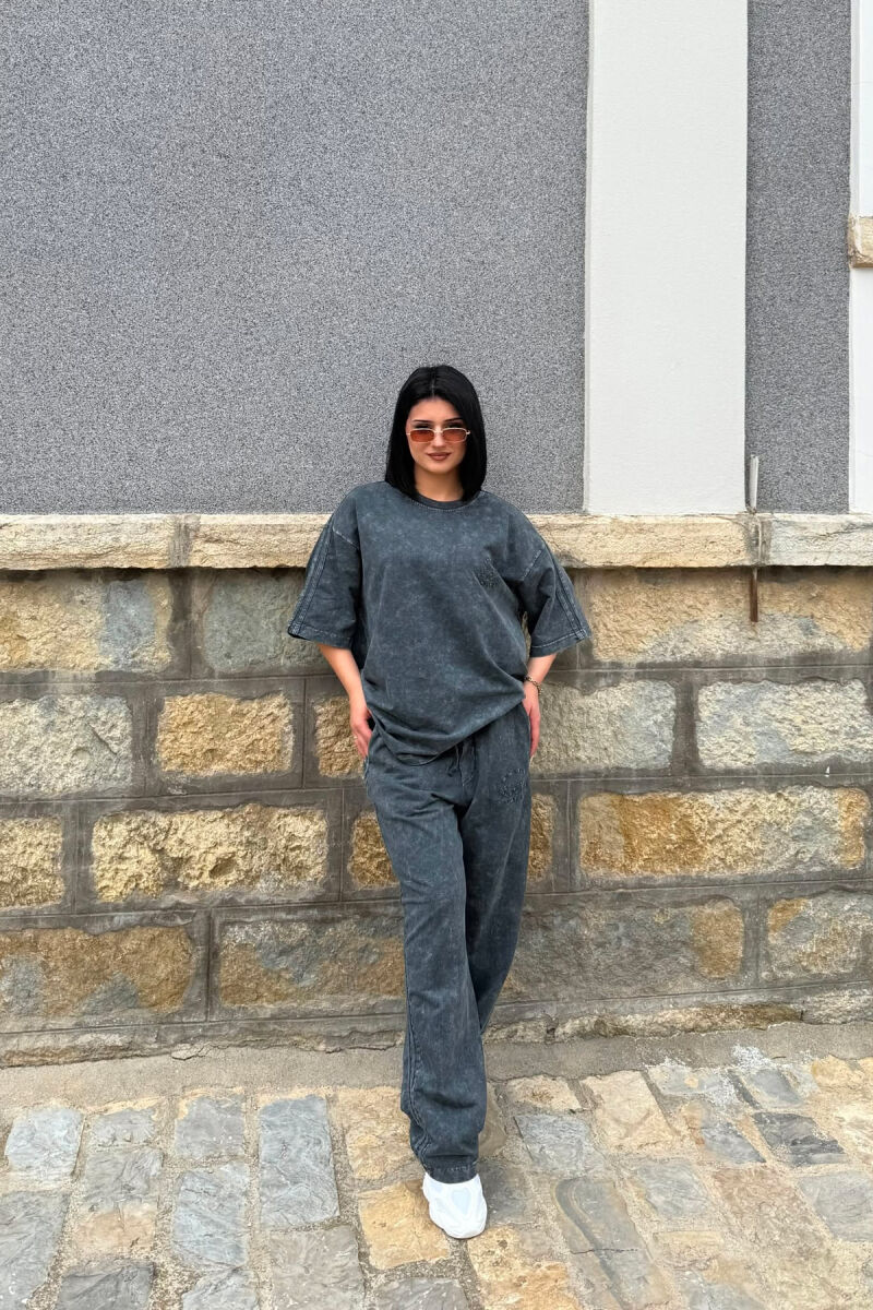 SET NJE NGJYRESH T-SHIRT ME SHKRIME + TUTA PER FEMRA NE NGJYRE GRI TE ERRET - 7
