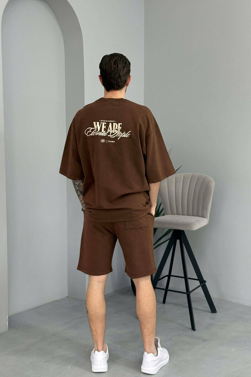 SET NJE NGJYRESH T-SHIRT ME SHKRIME + TUTA TE SHKURTRA PER MESHKUJ NE NGJYRE KAFE - 4