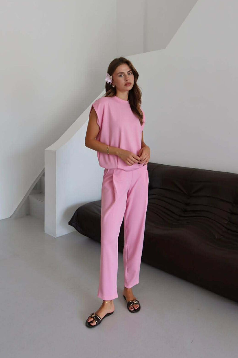 SET NJE NGJYRESH T -SHIRT + PANTALLONA PER FEMRA NE NGJYRE ROZE - 1
