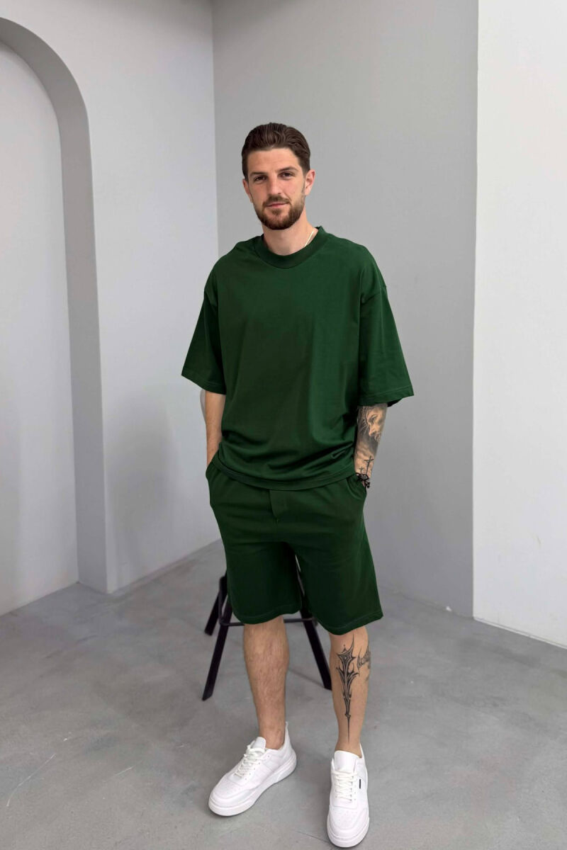 SET NJE NGJYRESH T-SHIRT + TUTA PER MESHKUJ NE NGJYRE JESHILE TE ERRET - 1