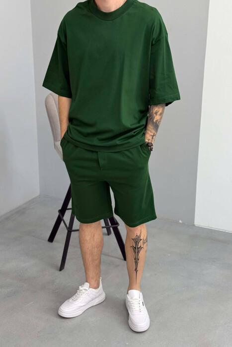 SET NJE NGJYRESH T-SHIRT + TUTA PER MESHKUJ NE NGJYRE JESHILE TE ERRET - 2