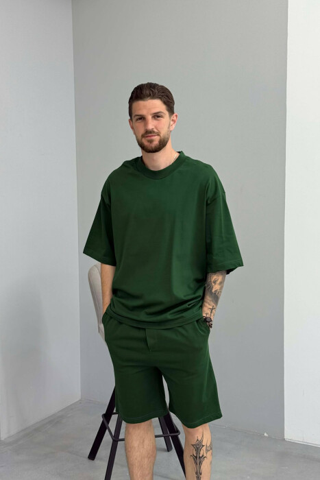 SET NJE NGJYRESH T-SHIRT + TUTA PER MESHKUJ NE NGJYRE JESHILE TE ERRET - 3