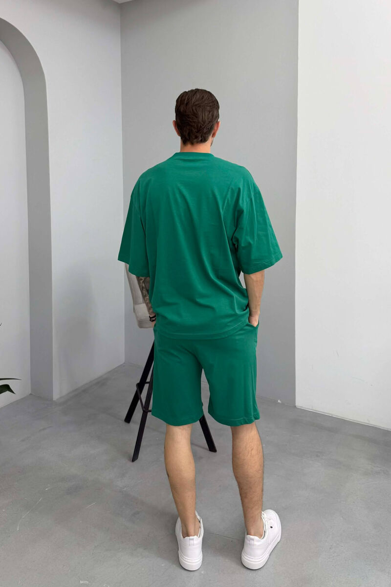 SET NJE NGJYRESH T-SHIRT + TUTA PER MESHKUJ NE NGJYRE JESHILE TE ZBARDHUR - 4