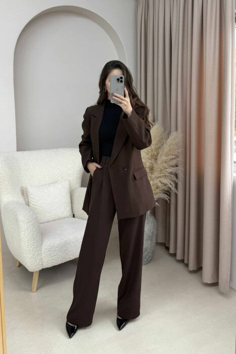 SET NJË NGJYRËSH XHAKETË KLASIKE+PANTALLONA PËR FEMRA NË NGJYRË KAFE TË ERRËT - 1