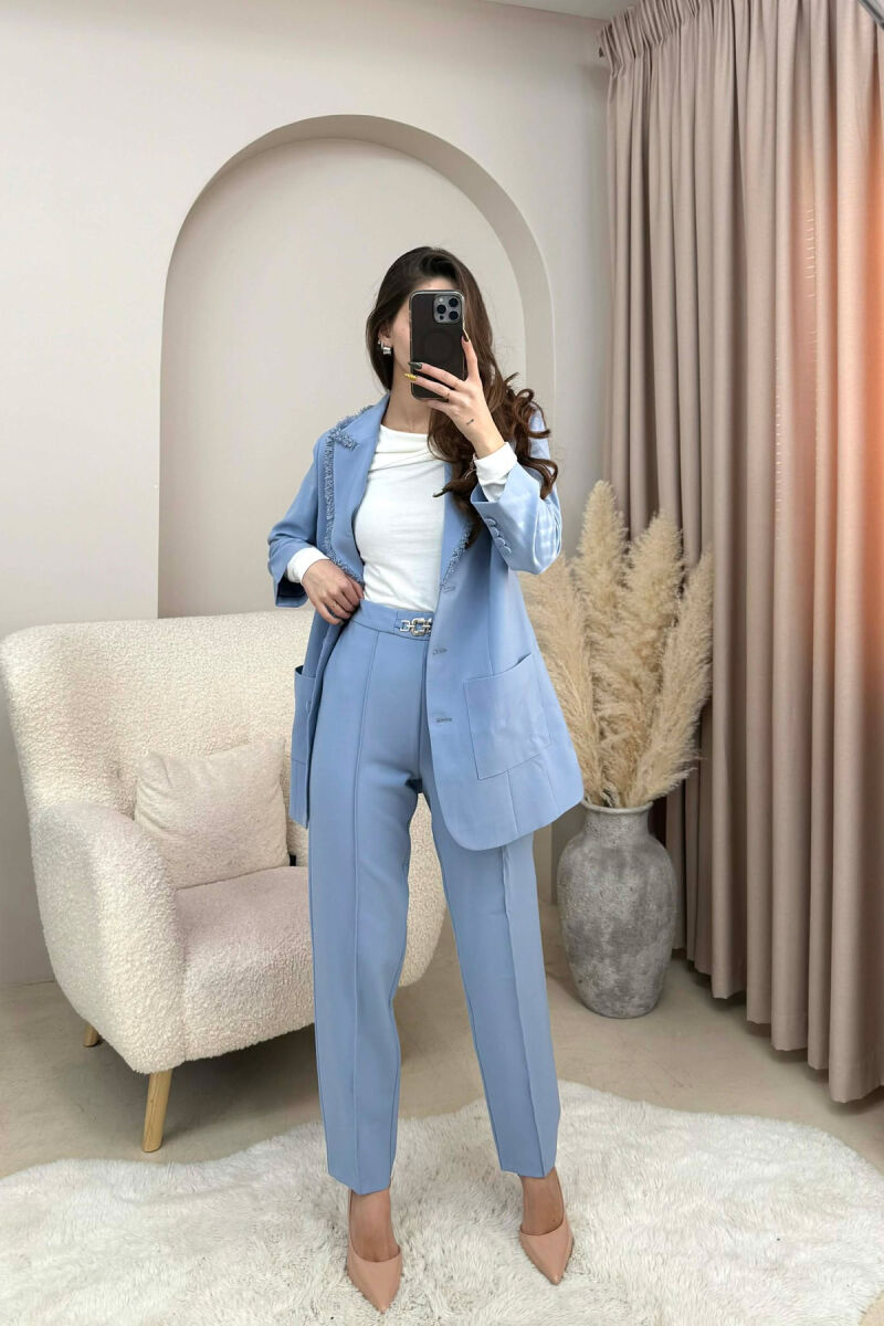 SET NJE NGJYRESH XHAKETE + PANTALLONA PER FEMRA NE NGJYRE BLU TE ZBARDHUR - 2