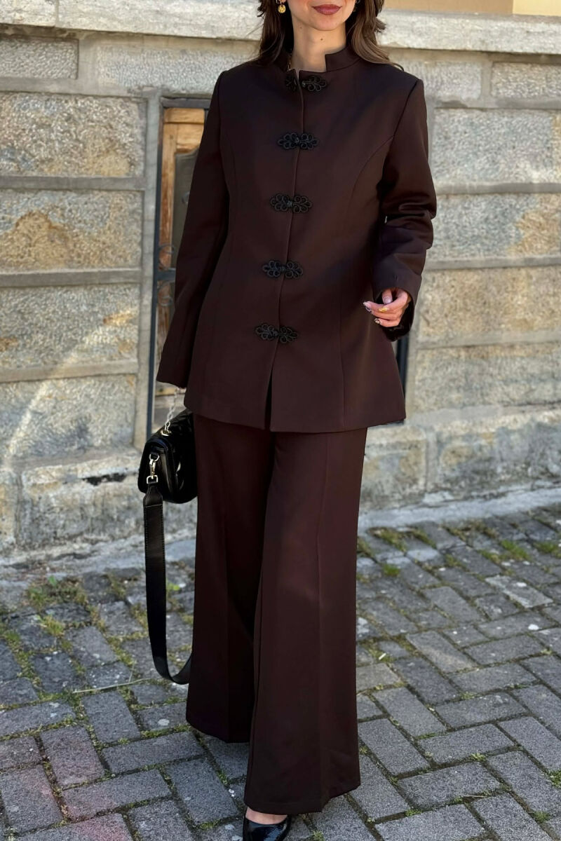 SET NJE NGJYRESH XHAKETE + PANTALLONA PER FEMRA NE NGJYRE KAFE - 3