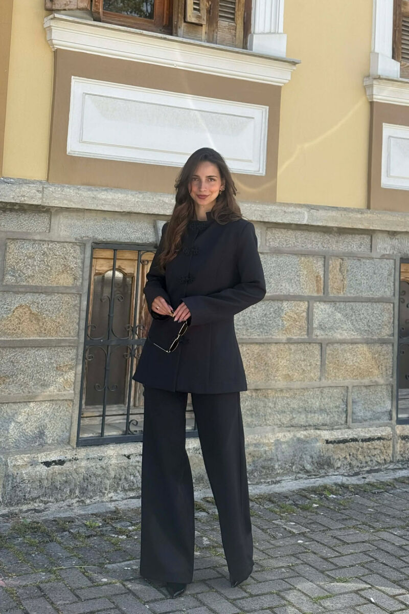 SET NJE NGJYRESH XHAKETE + PANTALLONA PER FEMRA NE NGJYRE TE ZEZE - 1