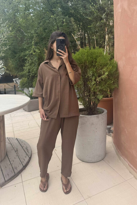 SET NJËNGJYRËSH KËMISHË ME MËNGË TË SHKURTRA+PANTALLONA PËR FEMRA NË NGJYRËN KAFE - 4