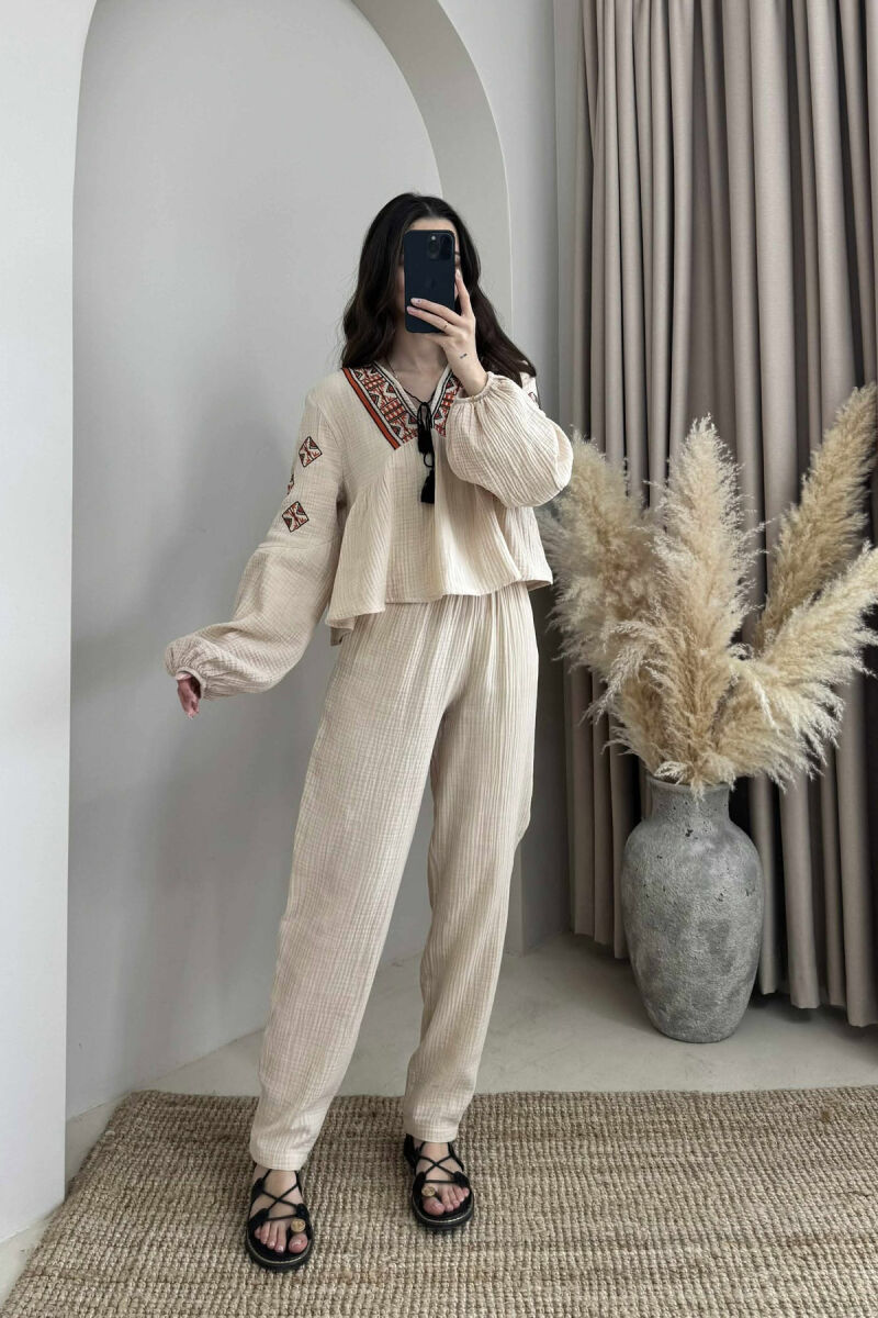 SET BLUZË+PANTALLONA PËR FEMRA NË NGJYRËN BEZHË - 4