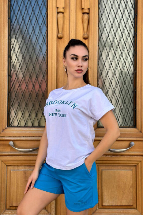 SET PËR FEMRA ME T-SHIRT DHE ME PANTALLONA TË SHKURTRA NË NGJYRË TË BARDHË DHE BLU - 3