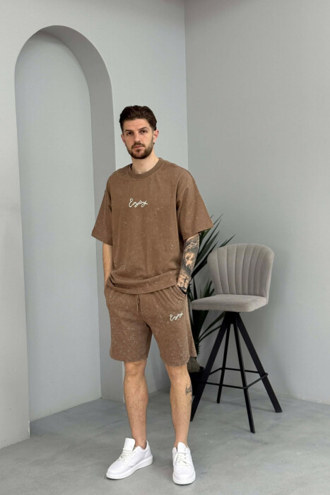 SET T-SHIRT ME SHKRIM PARA & PAS + TUTA TE SHKURTRA PER MESHKUJ NE NGJYRE KAFE TE ZBARDHUR - 1