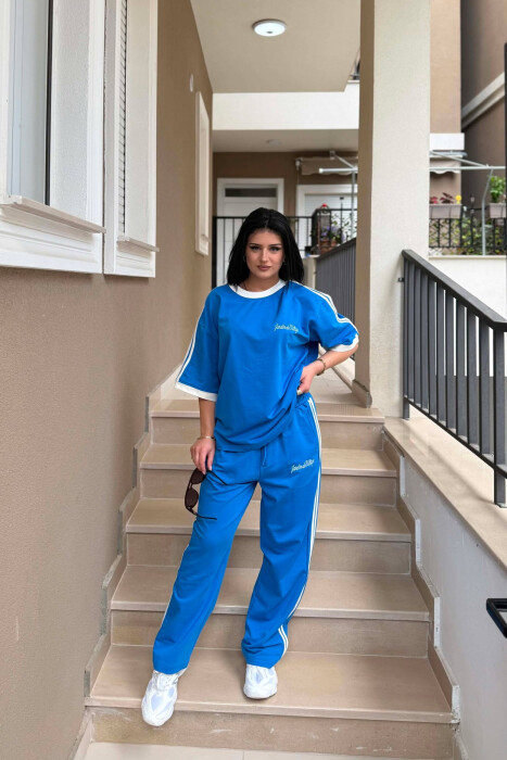 SET T-SHIRT ME SHKRIME PARA & PAS + TUTA PER FEMRA NE NGJYRE BLU - 1