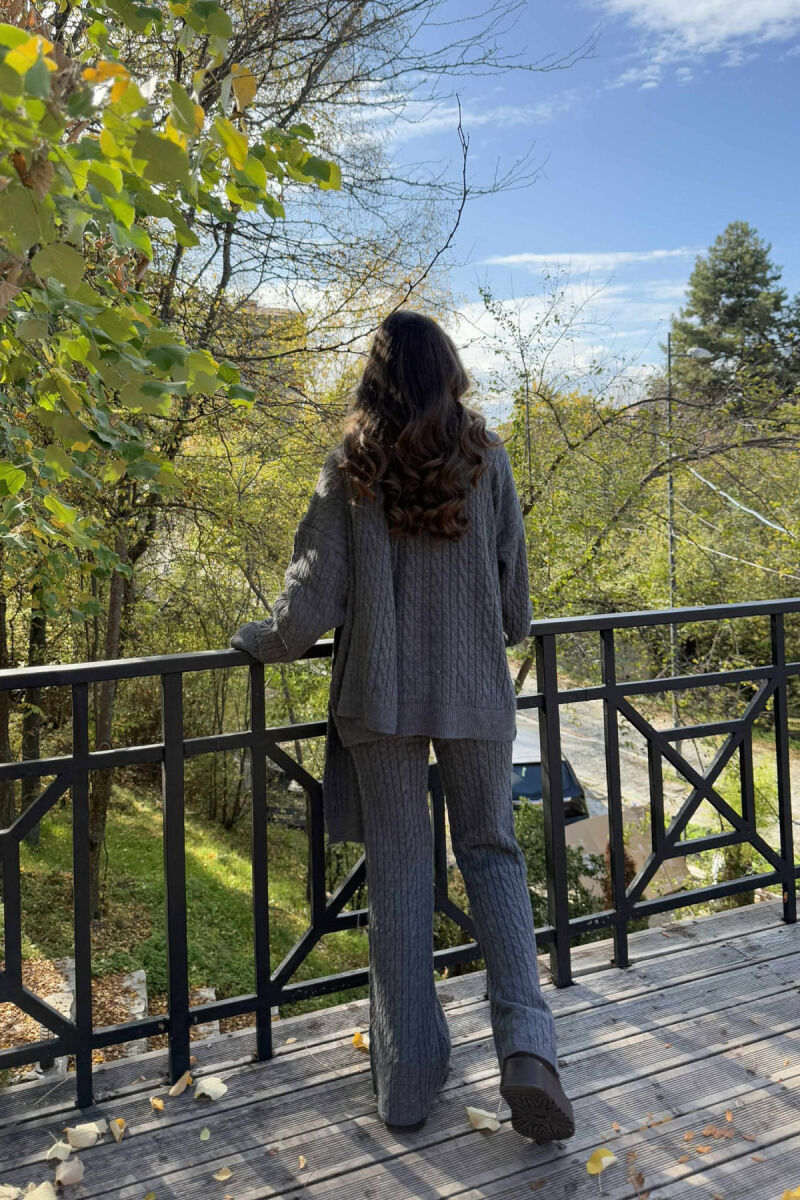 SET TRE PJESËSH I THURRUR SHALL+TRIKO+PANTALLONA ME GËRSHETA PËR FEMRA NË NGJYRË GRI - 3