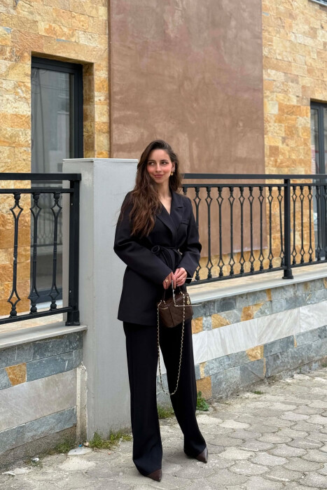 SET XHAKETE KLASIKE ME DETAJIN E LIDHESES + PANTALLONA PER FEMRA NE NGJYRE TE ZEZE - 1