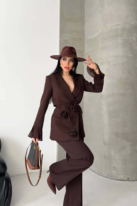 SET XHAKETE ME DETAJIN E LIDHESES ME LULE + PANTALLONA PER FEMRA NE NGJYRE KAFE - 5
