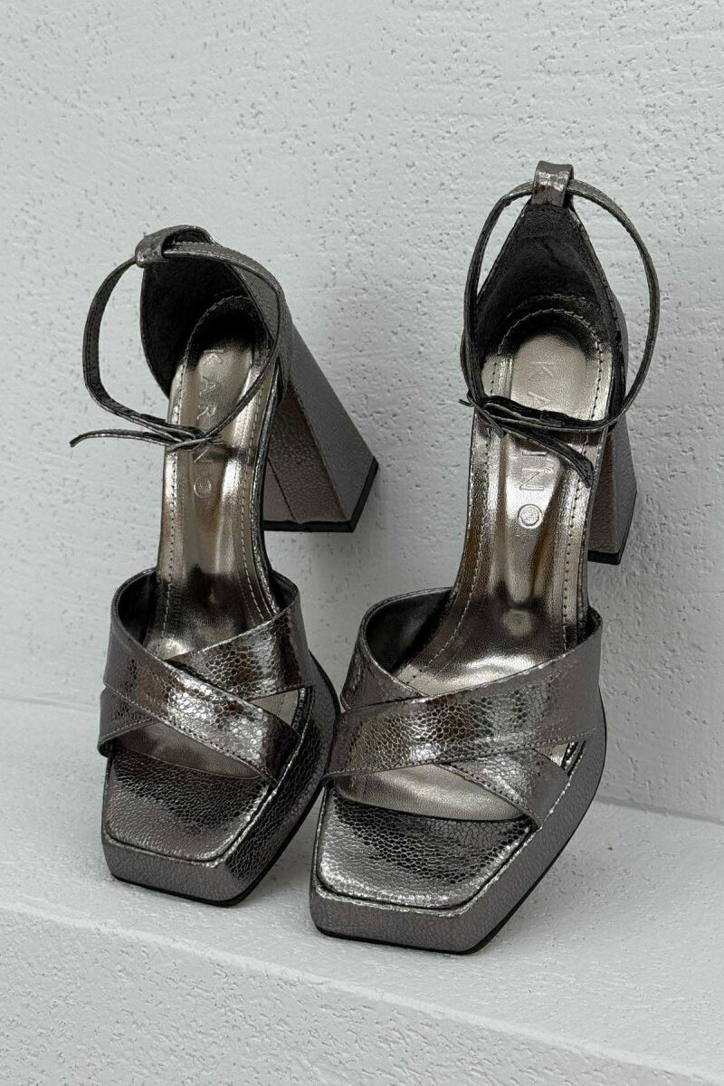 SHINY CROSSED STRAPS WOMEN HEELED SANDALS SILVER/ARGJEND - 1