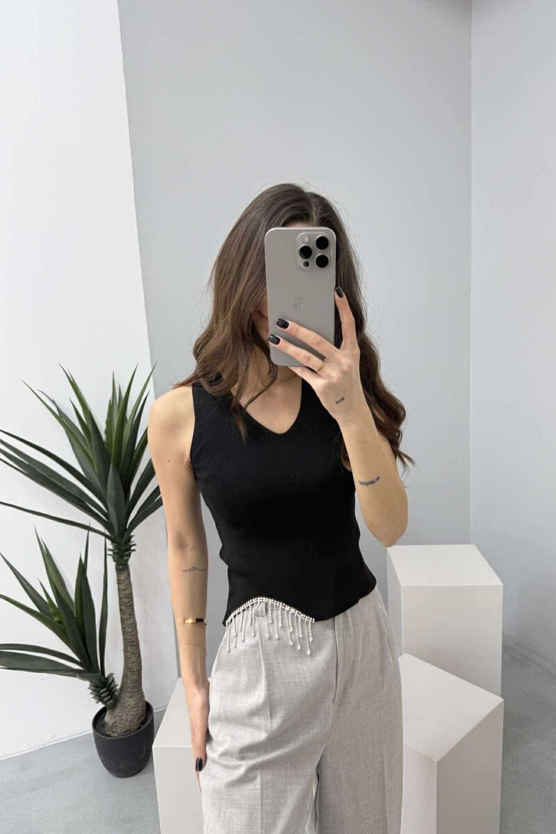 SHINY STONES DETAIL V NECK WOMEN TANK TOP BLACK/ E ZEZE - 2