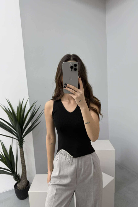 SHINY STONES DETAIL V NECK WOMEN TANK TOP BLACK/ E ZEZE 