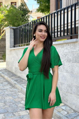 FUSTAN I SHKURTËR ME LIDHËSE PËR FEMRA NË NGJYRËN JESHILE 