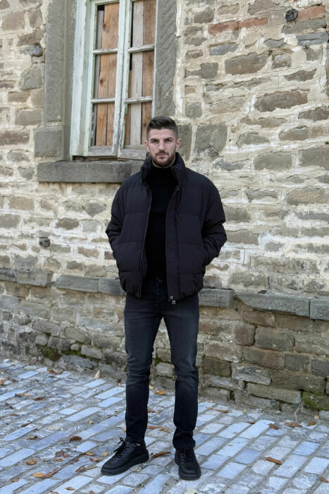 XHUP NJË NGJYRËSH ME BEL TË SHKURTËR PËR MESHKUJ NË NGJYRË TË ZEZË - KLAUDIO FASHION