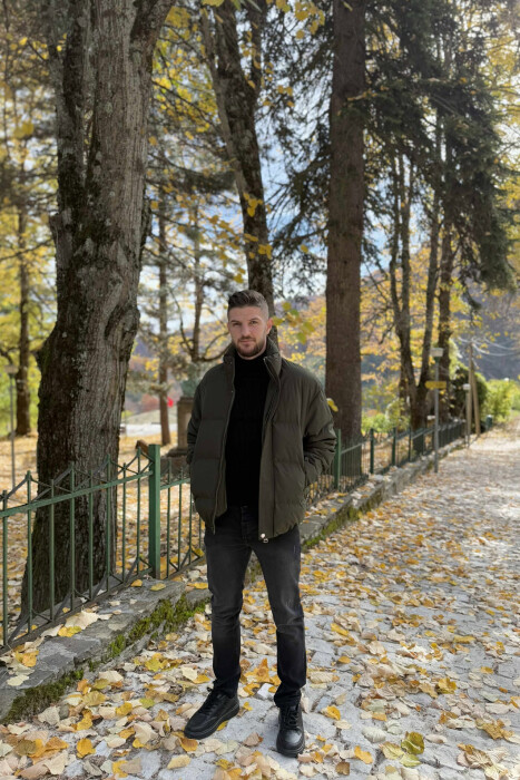 SHORT DOWN ONE COLOR MEN PUFFER JACKET GREEN/JESHILE - KLAUDIO FASHION