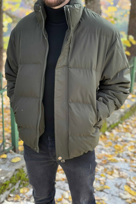 XHUP NJË NGJYRËSH ME BEL TË SHKURTËR PËR MESHKUJ NË NGJYRË JESHILE - KLAUDIO FASHION