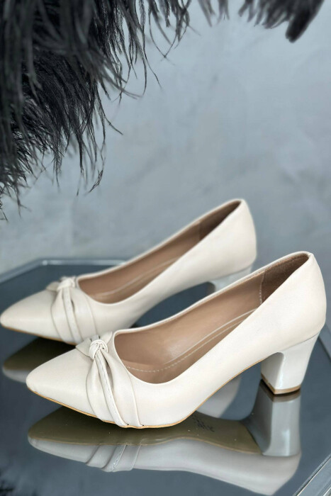 SHORT HEEL ONE COLOR WOMAN HEELS CREAM/KREM - KLAUDIO FASHION