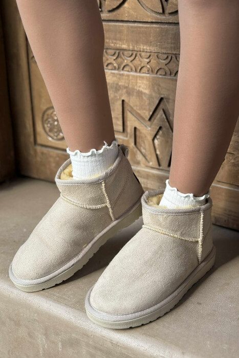 SHORT SIMPLE WOMAN UGG CREAM/KREM - KLAUDIO FASHION