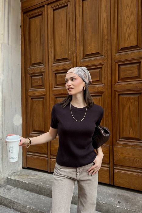 SHORT SLEEVE ROUND NECK WOMEN SWEATER DARK BROWN/KAE - KLAUDIO FASHION