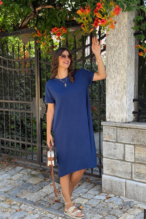 FUSTAN NJË NGJYRËSH PËR FEMRA NË NGJYRËN BLU 