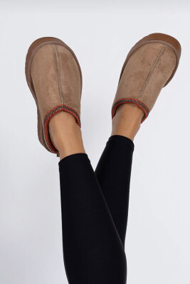 SHORT WOMAN UGG LIGHT BROWN/KAZB 