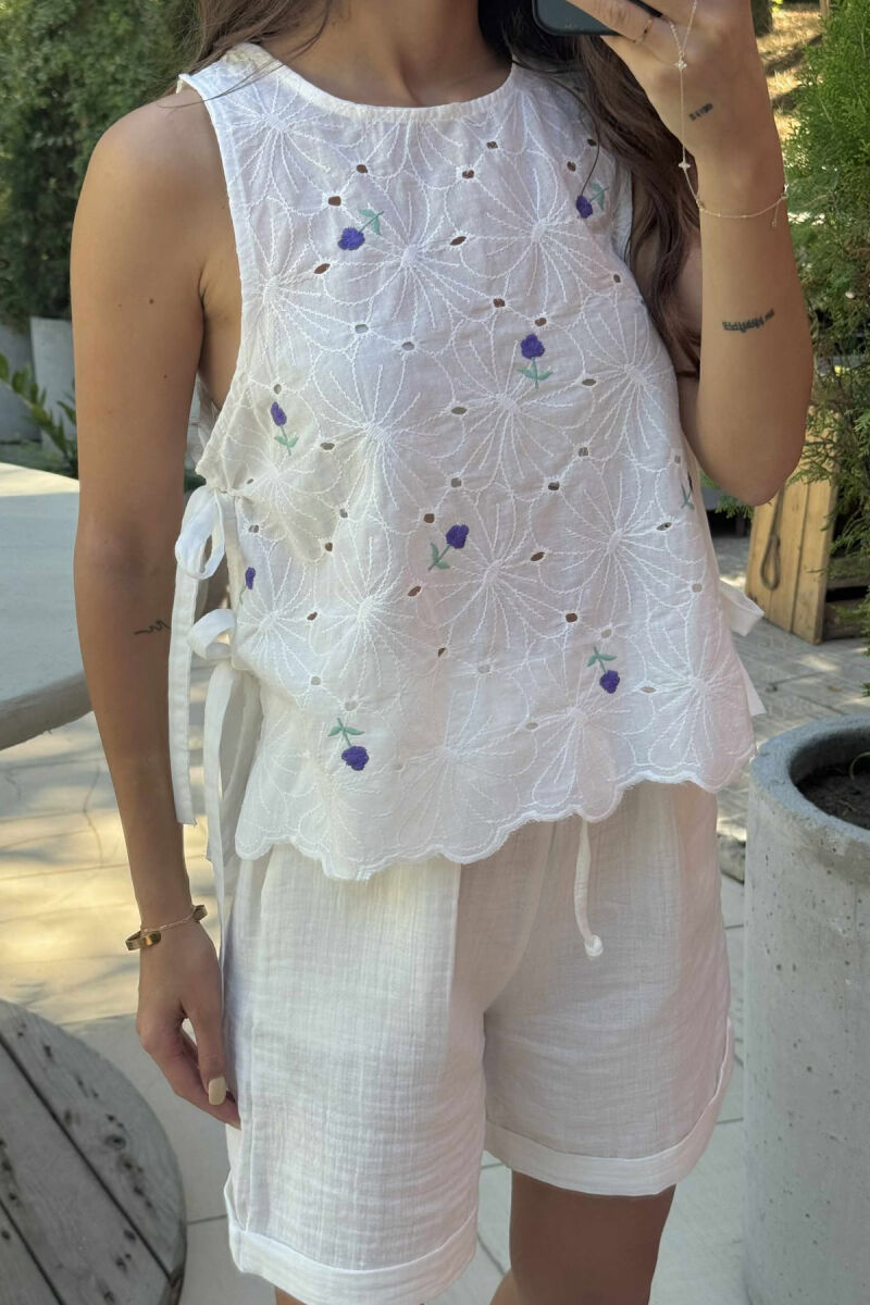SIDE LACING FLOWER DESIGN WOMEN TANK TOP WHITE-E BARDHE - 2