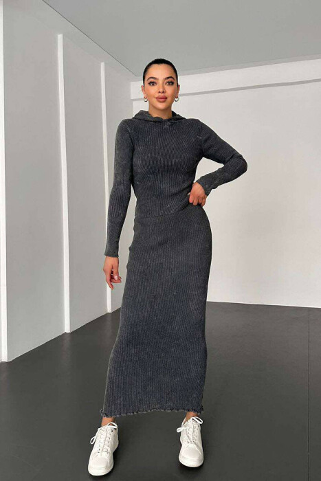 SET PËR FEMRA BLUZË DHE FUND NË NGJYRËN GRI TË ERRËT - KLAUDIO FASHION